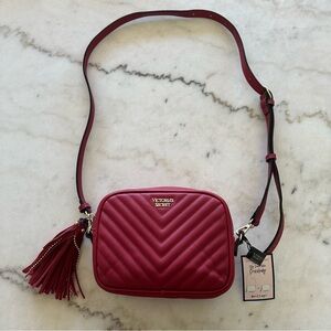 NEW Victoria's Secret Red V-Quilt City Convertible Crossbody bag